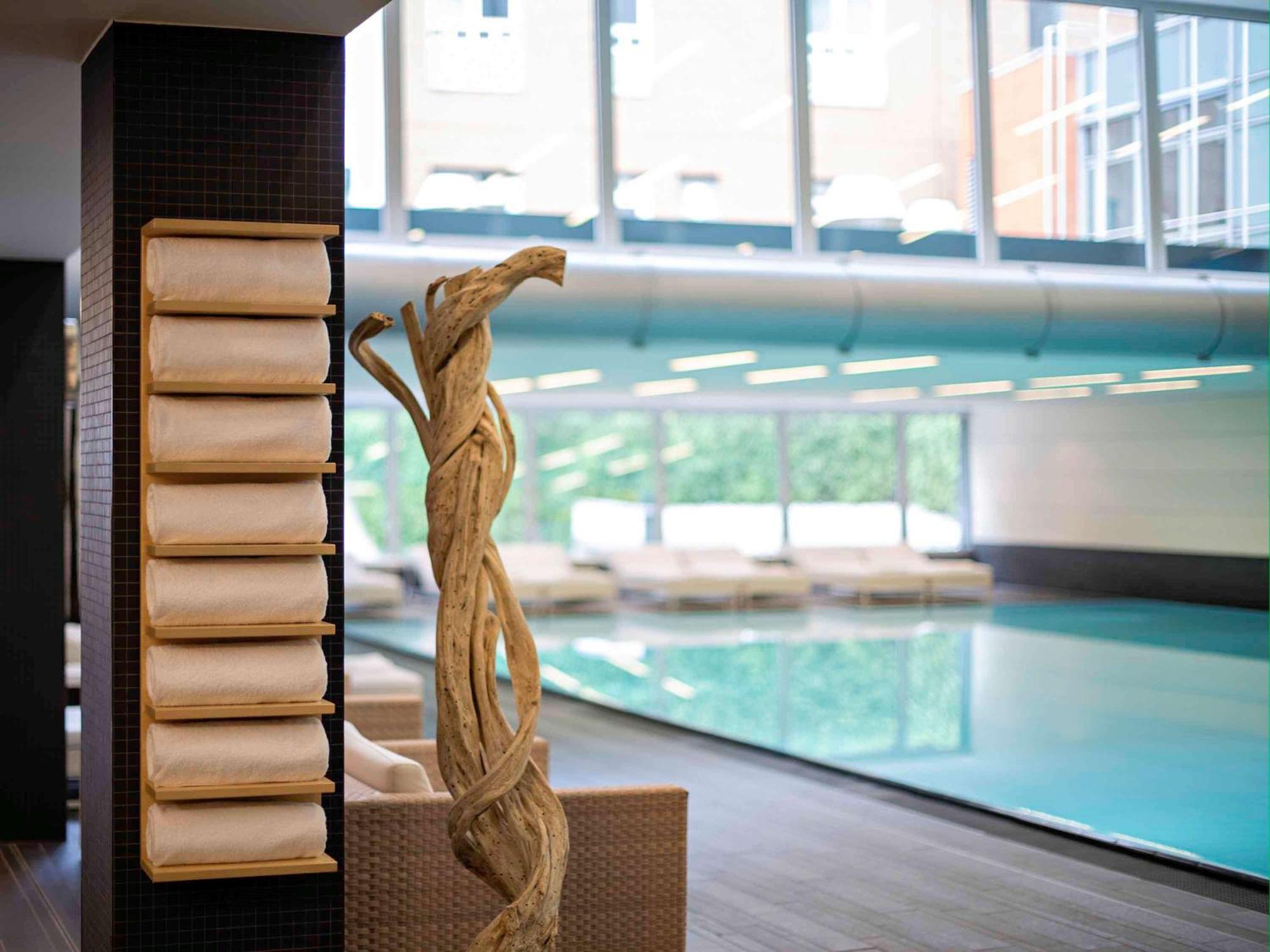 Pullman Berlin Schweizerhof Hotel Luaran gambar The swimming pool at the University of St Andrews